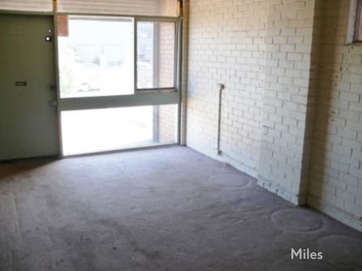 Click to view all images 2/32 Korong Road Heidelberg West VIC 3081 - Image 2