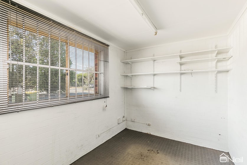 Click to view all images 61 A Brant Road Kelmscott WA 6111 - Image 3