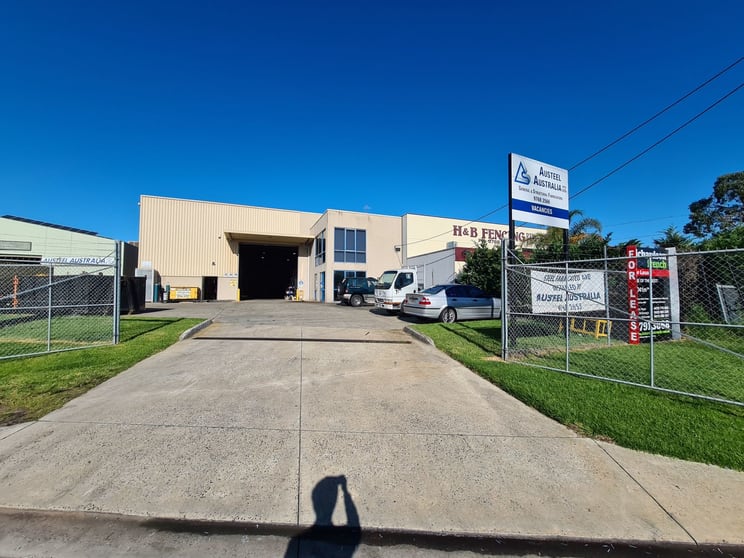 Click to view all images 32 Kimberly Road Dandenong South VIC 3175 - Image 1
