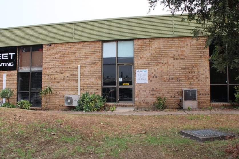 Click to view all images 18/20 - 28 Kareena Rd Miranda NSW 2228 - Image 2