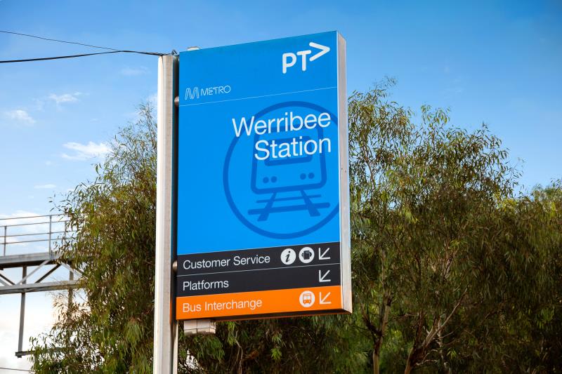 Click to view all images 21 Comben Drive Werribee VIC 3030 - Image 3
