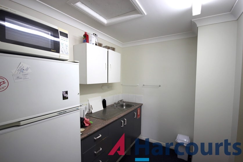Click to view all images 74 Smith Street Southport QLD 4215 - Image 3
