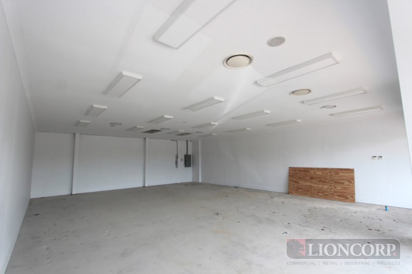 Click to view all images 3A/742 Creek Road Mount Gravatt East QLD 4122 - Image 2