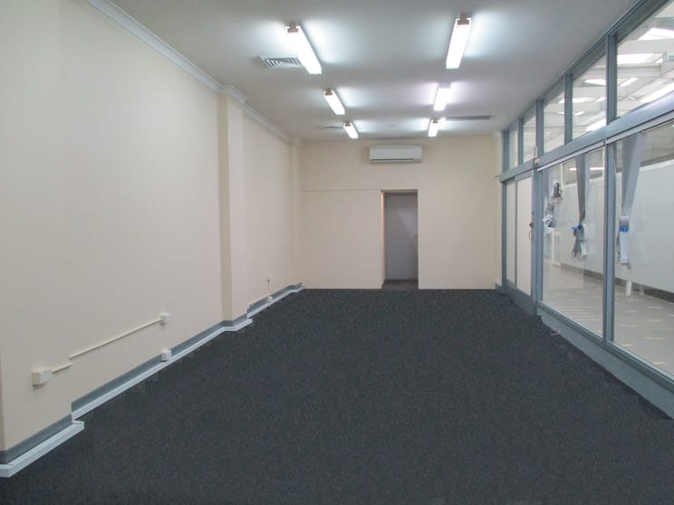 Click to view all images 1/688 Pittwater Road Brookvale NSW 2100 - Image 2