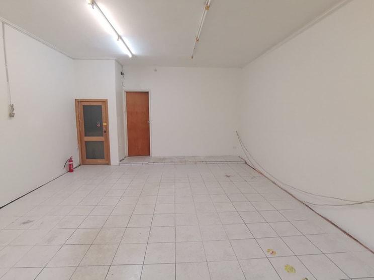 Click to view all images 173 Centre Road Bentleigh VIC 3204 - Image 2