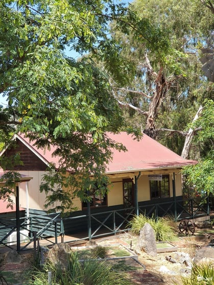 Click to view all images Unit 5/1 Soldiers Road Roleystone WA 6111 - Image 1