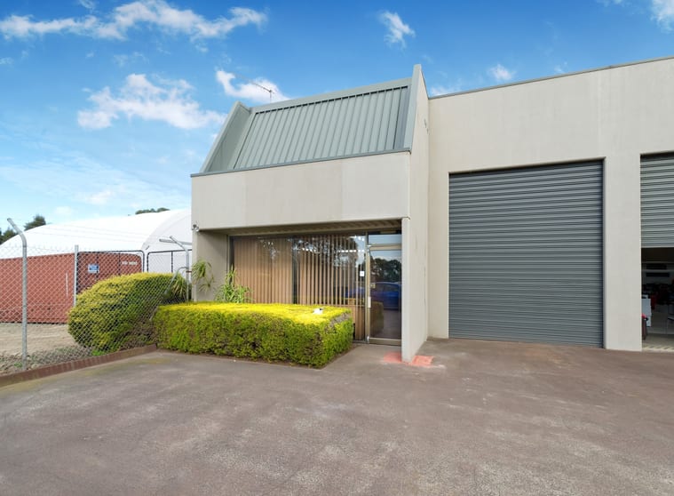 Click to view all images 4/92 Watt Road Mornington VIC 3931 - Image 1