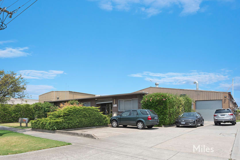 Click to view all images 14-16 Malua Street Reservoir VIC 3073 - Image 2