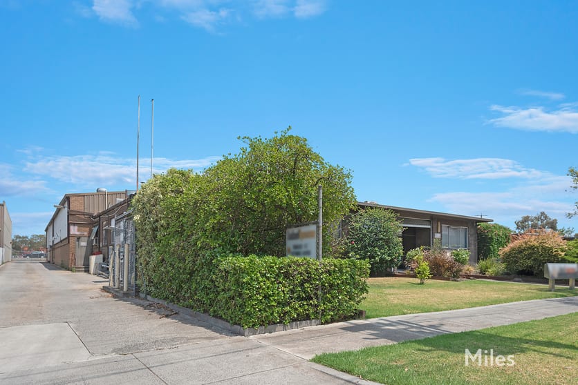 Click to view all images 14-16 Malua Street Reservoir VIC 3073 - Image 3