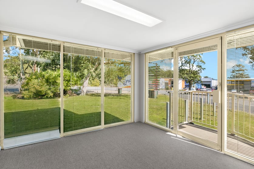 Click to view all images 43 Oakdale Road Gateshead NSW 2290 - Image 3