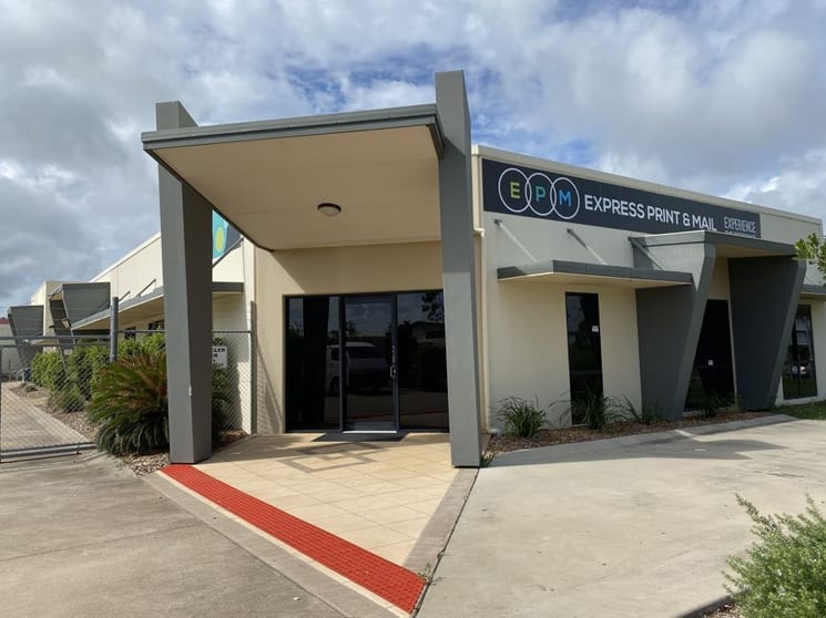 Click to view all images 16 Southern Cross Circuit Urangan QLD 4655 - Image 2