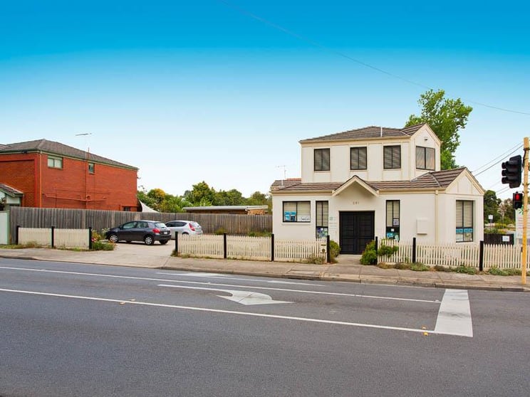 Click to view all images Whole Building/261 Waterdale Road Ivanhoe VIC 3079 - Image 1