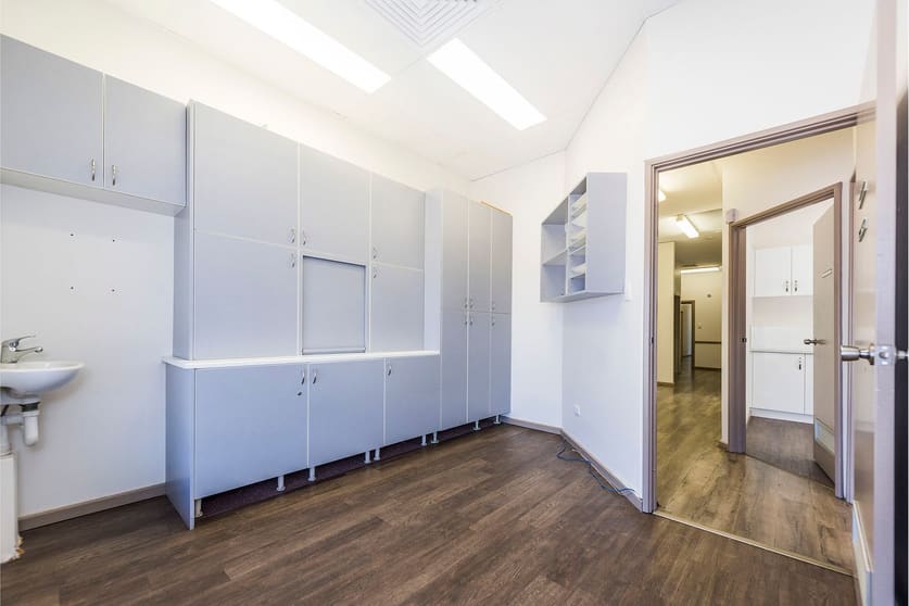 Click to view all images 5 & 21/31 Moorhen Drive Yangebup WA 6164 - Image 2