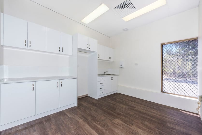 Click to view all images 5 & 21/31 Moorhen Drive Yangebup WA 6164 - Image 3