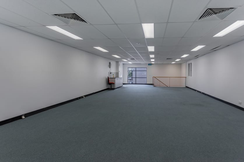 Click to view all images 12 - UNDER OFFER/10 Chilvers Road Thornleigh NSW 2120 - Image 2