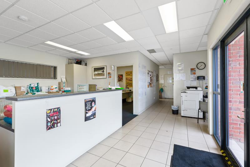 Click to view all images 236- 238 Lion Creek Road West Rockhampton QLD 4700 - Image 3