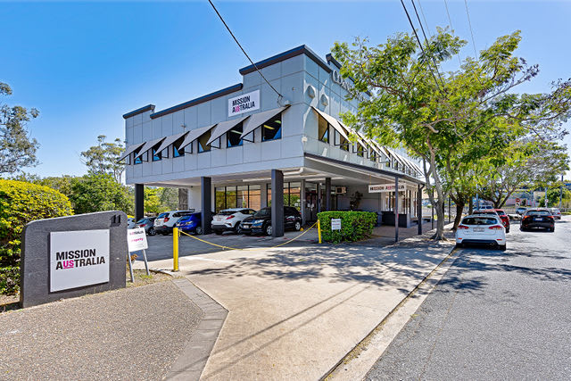 Click to view all images 11 Cleveland Street Stones Corner QLD 4120 - Image 3
