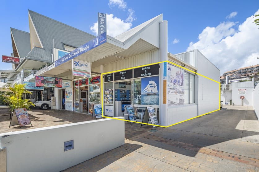 Click to view all images 1/4 Airlie Esplanade Airlie Beach QLD 4802 - Image 1