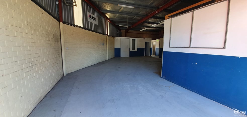 Click to view all images 2/49 Gillam Drive Kelmscott WA 6111 - Image 3