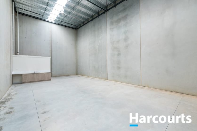 Click to view all images 17/21 Bambra Crescent Cranbourne West VIC 3977 - Image 3