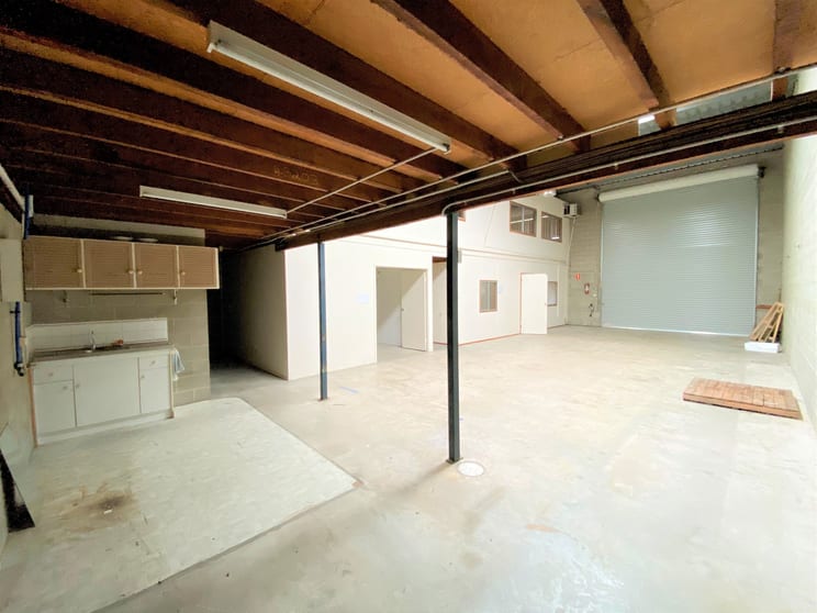 Click to view all images Unit 2/1 Balmain Street Underwood QLD 4119 - Image 3