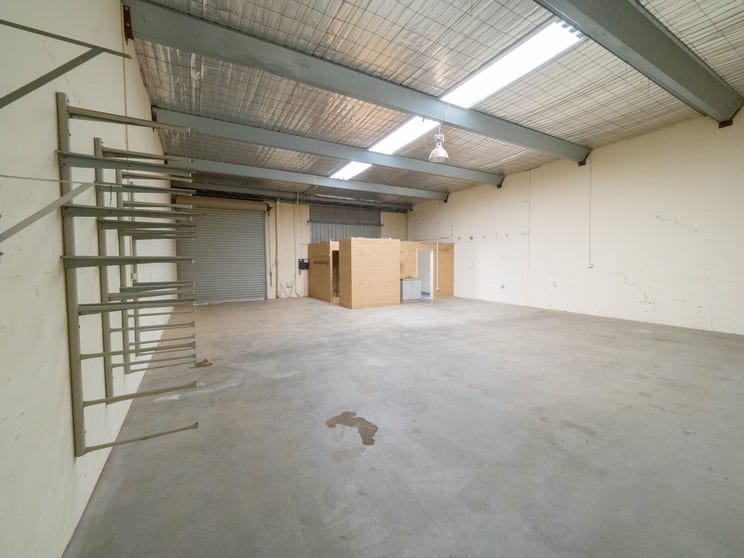 Click to view all images Welshpool WA 6106 - Image 2