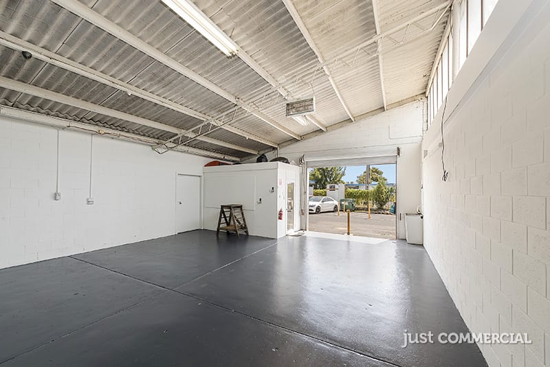 Click to view all images 2/350 Lower Dandenong Road Braeside VIC 3195 - Image 3
