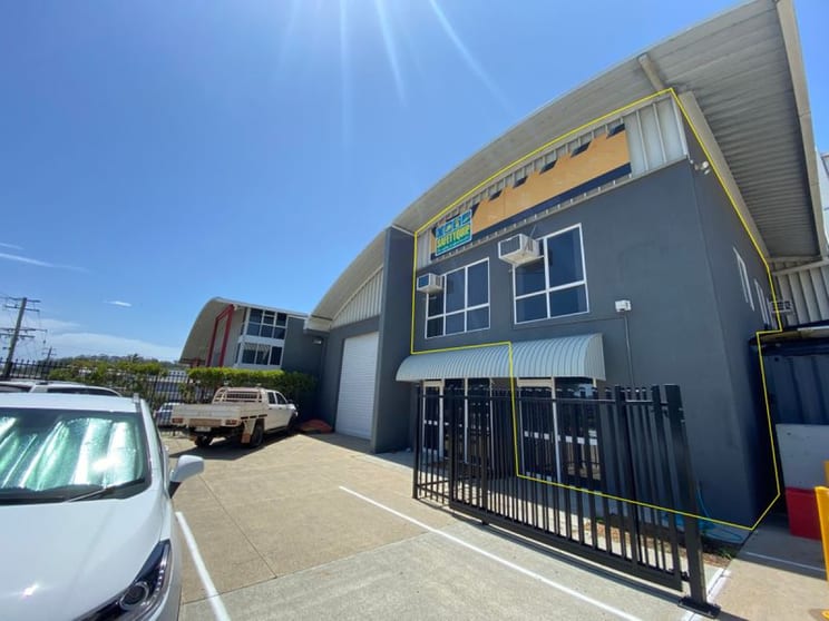 Click to view all images 1b/38 Hutchinson Street Burleigh Heads QLD 4220 - Image 1