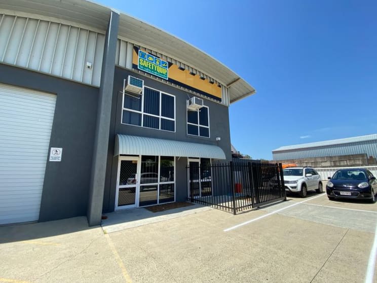 Click to view all images 1b/38 Hutchinson Street Burleigh Heads QLD 4220 - Image 2