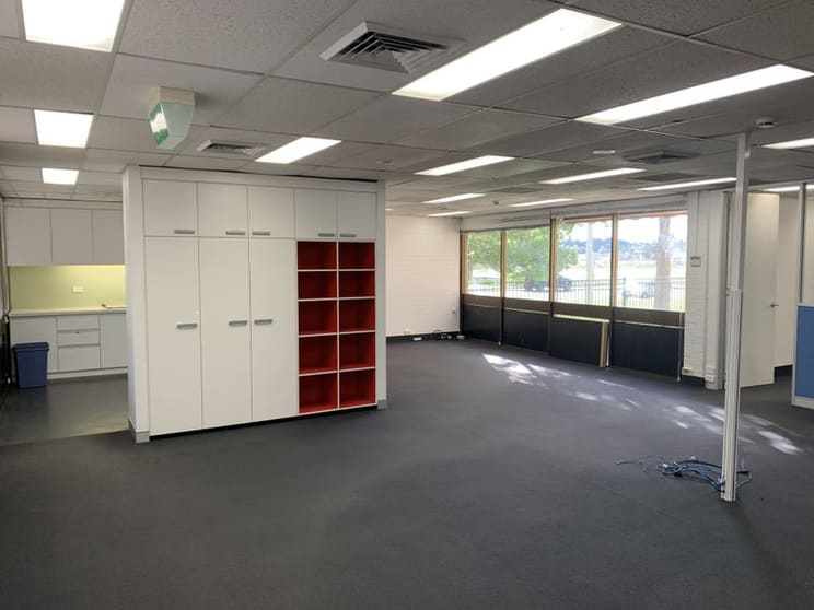 Click to view all images Suite 1/6B Thesiger Court Deakin ACT 2600 - Image 3