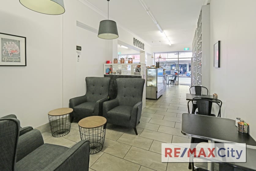 Click to view all images 3/380 Logan Road Stones Corner QLD 4120 - Image 2