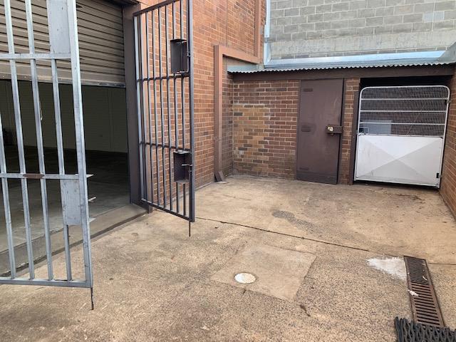 Click to view all images Unit 2/41 Colbee Court Phillip ACT 2606 - Image 3