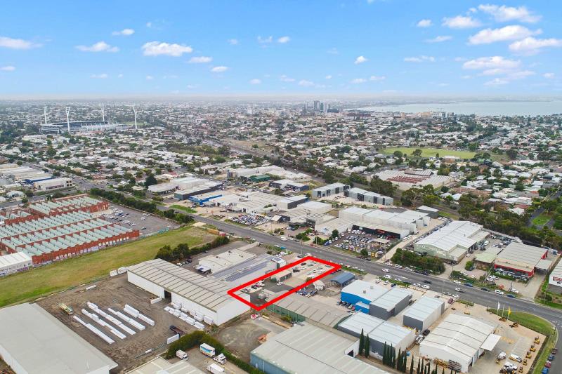 Click to view all images 166 Fyans Street South Geelong VIC 3220 - Image 1