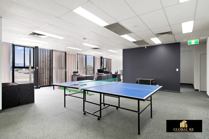 Click to view all images 2/1 Swettenham Road Minto NSW 2566 - Image 3