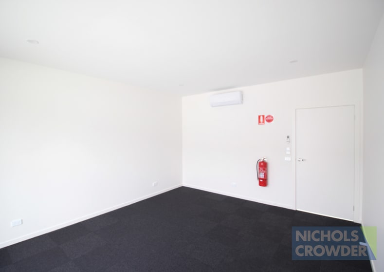 Click to view all images 11/16 Carbine Way Mornington VIC 3931 - Image 2