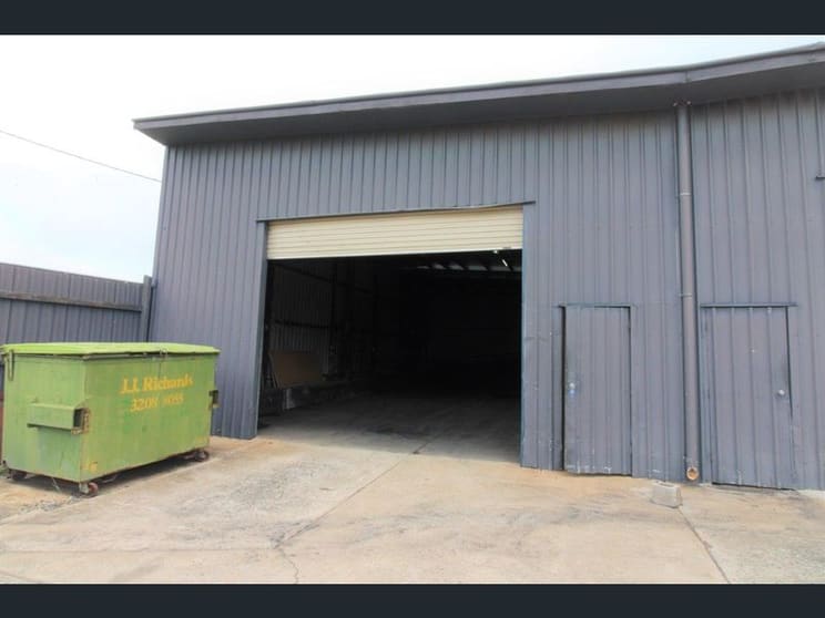 Click to view all images 1/3 Bellevue Street North Toowoomba QLD 4350 - Image 2
