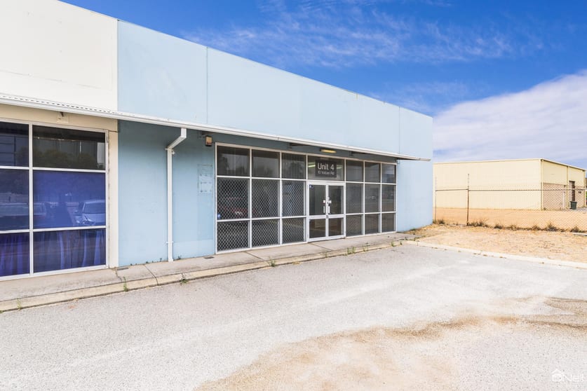 Click to view all images 4/10 Vulcan Road Canning Vale WA 6155 - Image 2