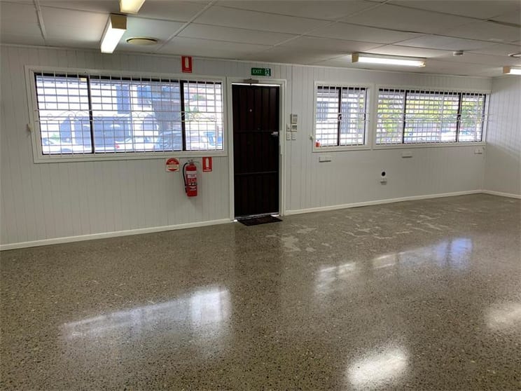 Click to view all images 11 Holden Street Woolloongabba QLD 4102 - Image 1