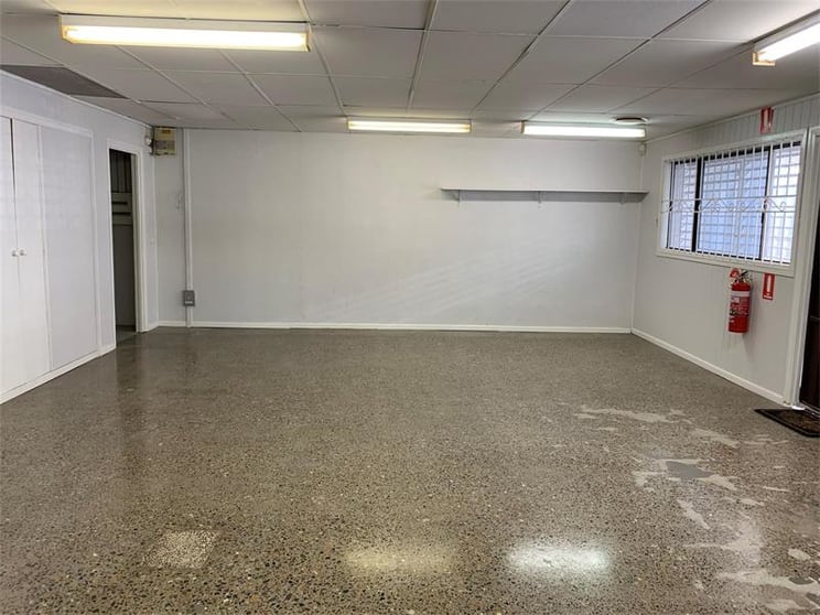 Click to view all images 11 Holden Street Woolloongabba QLD 4102 - Image 3