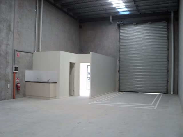 Click to view all images 3/55-57 Commerce Circuit Yatala QLD 4207 - Image 2