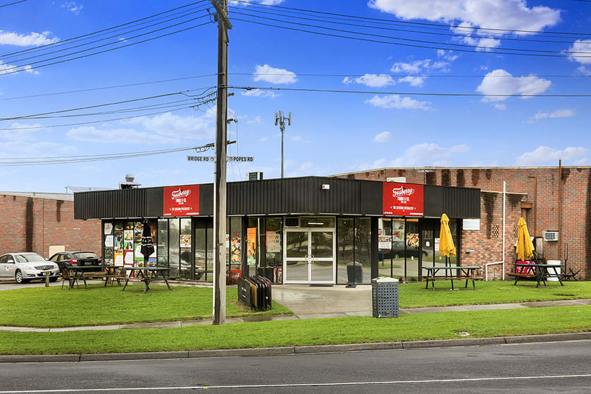 Click to view all images 182 Bridge Road Keysborough VIC 3173 - Image 2