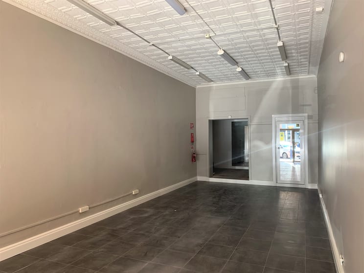 Click to view all images 619 Dean Street Albury NSW 2640 - Image 2