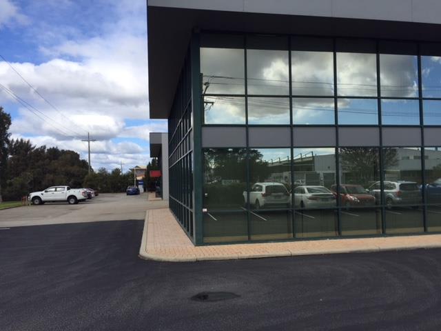 Click to view all images Unit 1/30 Canvale Road Canning Vale WA 6155 - Image 2