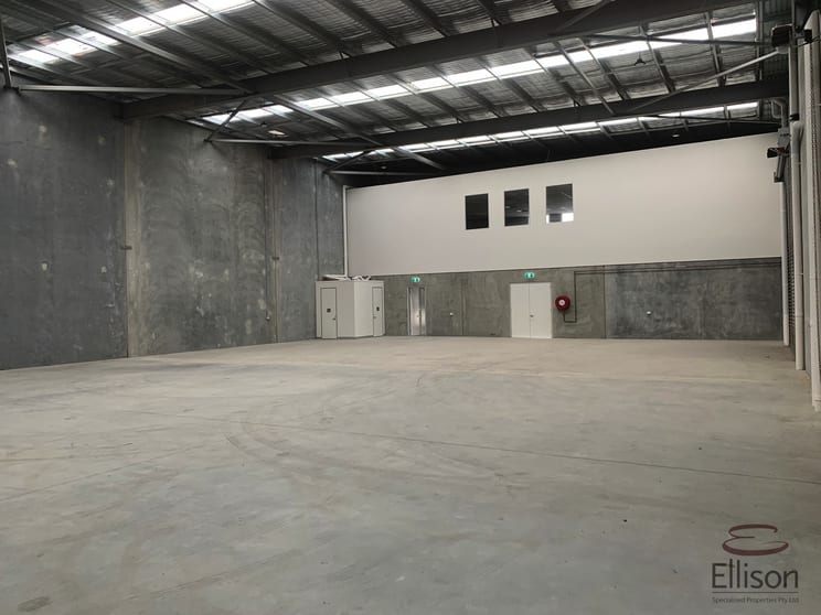 Click to view all images 4/14-16 Cairns Street Loganholme QLD 4129 - Image 3