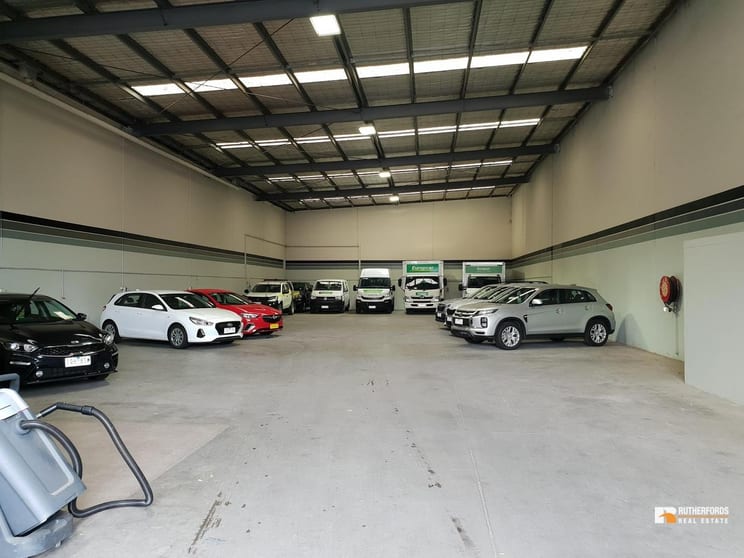 Click to view all images 18 Yale Drive Epping VIC 3076 - Image 2