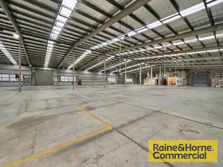 Click to view all images 2/29 Lathe Street Virginia QLD 4014 - Image 3