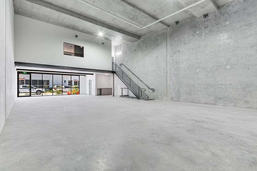 Click to view all images 4/11 Jullian Close Banksmeadow NSW 2019 - Image 2