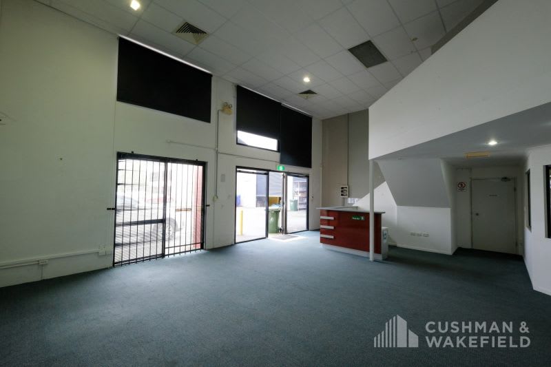 Click to view all images 4/11 Distribution Avenue Molendinar QLD 4214 - Image 2
