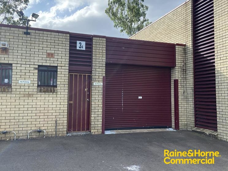 Click to view all images Unit 3A/4 Louise Avenue Ingleburn NSW 2565 - Image 1