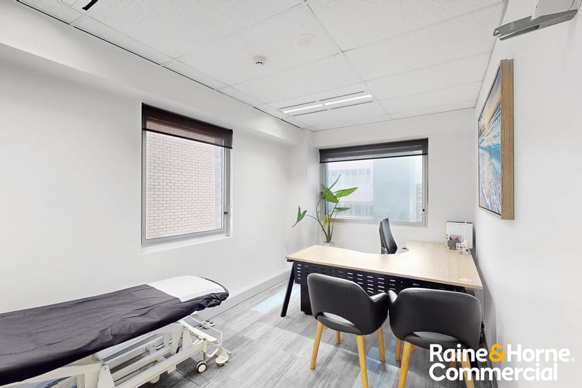 Click to view all images 1/87 Wickham Terrace Spring Hill QLD 4000 - Image 3